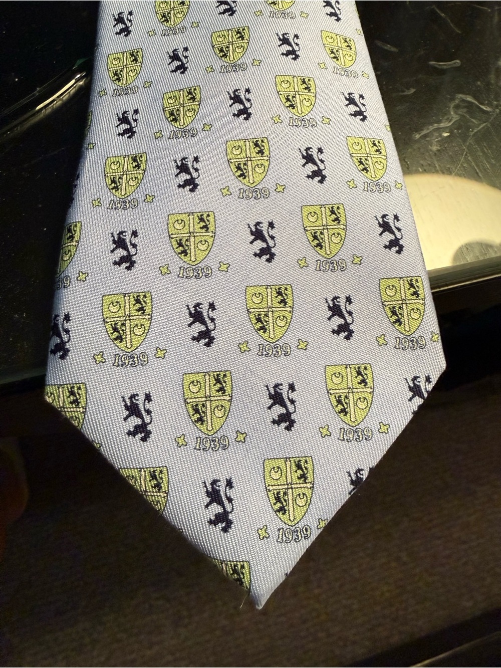 Vineyard Vines Light Blue Shield & Lion Motif Tie